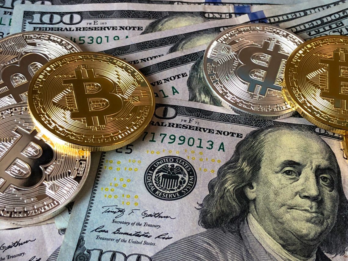 Dolary i monety bitcoin